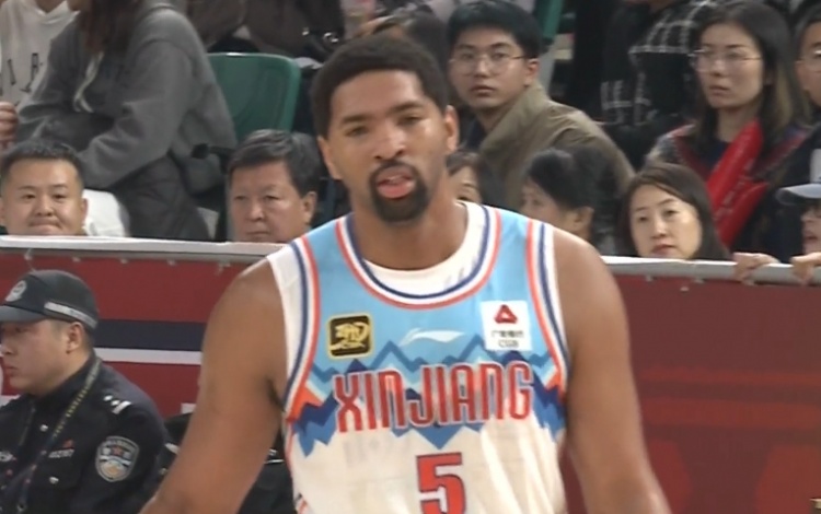  状态出色！劳森首节打满10分钟5中4高效拿到11分2板1断
